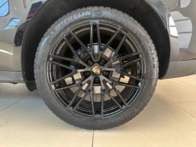 Porsche Macan 2.0 265CV PDK AUT Nero usata Forlì