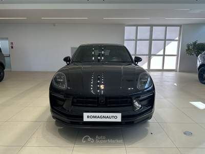 Porsche Macan 2.0 265CV PDK AUT Nero usata Forlì