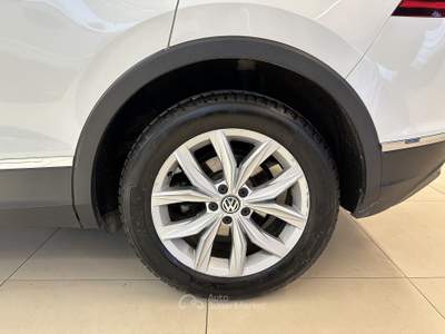 Volkswagen Tiguan 1.4 TSI 150cv DSG Executive Bianco usata Forlì