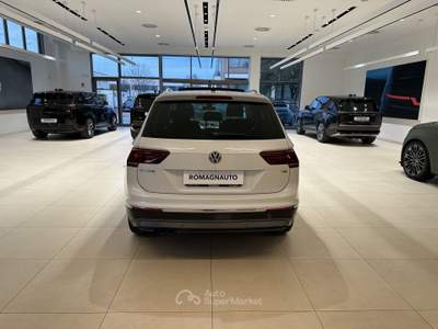 Volkswagen Tiguan 1.4 TSI 150cv DSG Executive Bianco usata Forlì