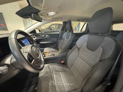 Volvo V60 Cross Country V60 Cross Country B4 (d) AWD automatico Core Nero usata Forlì