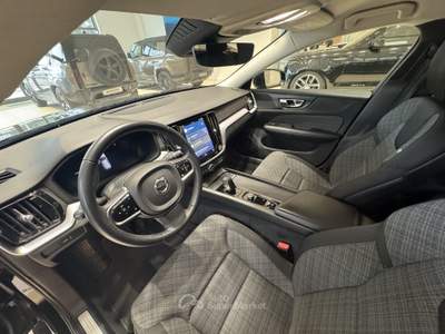 Volvo V60 Cross Country V60 Cross Country B4 (d) AWD automatico Core Nero usata Forlì