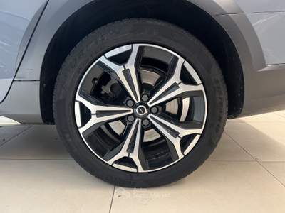 Volvo V90 Cross Country V90 Cross Country B5 (d) AWD automatico Core usata Forlì