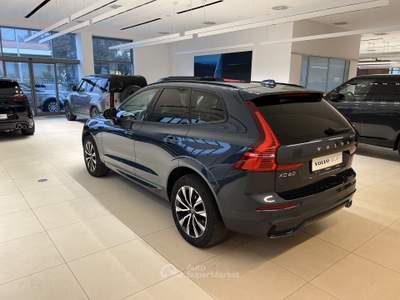 Volvo XC60 XC60 B4 (d) AWD automatico Plus Dark Blu/Azzurro usata Forlì