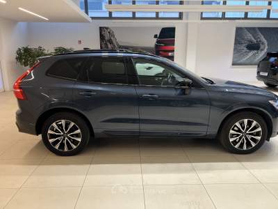 Volvo XC60 XC60 B4 (d) AWD automatico Plus Dark Blu/Azzurro usata Forlì