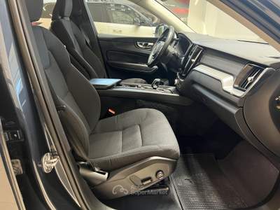 Volvo XC60 XC60 B4 (d) AWD Geartronic Business Blu/Azzurro usata Forlì