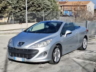 Peugeot 308 308 2.0 HDi 140 CV CC Féline CABRIOLET Argento usata Ascoli Satriano