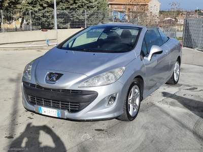 Peugeot 308 308 2.0 HDi 140 CV CC Féline CABRIOLET Argento usata Ascoli Satriano