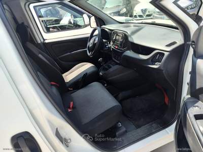 Fiat Doblò Doblò 1.6 MJT 105CV PC-TN Cargo Lam. SX 3 POSTI 2019 Bianco usata Ascoli Satriano
