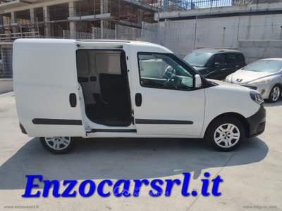 Fiat Doblò Doblò 1.6 MJT 105CV PC-TN Cargo Lam. SX 3 POSTI 2019 Bianco usata Ascoli Satriano