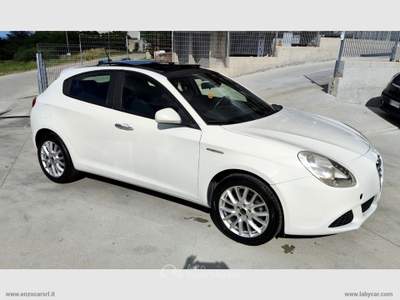 Alfa Romeo Giulietta Giulietta 1.6 JTDm-2 105 CV Distinctive TETTO APRIBILE Bianco usata Ascoli Satriano
