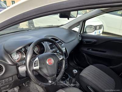 Fiat Punto Punto 1.3 MJT 95CV S&S 5p. Van 4p.ti N1 AUTOCARRO Bianco usata Ascoli Satriano