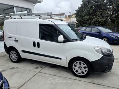 Fiat Doblò Doblò 1.6 MJT 105CV PC-TN Cargo Lam. 3 POSTI Bianco usata Ascoli Satriano