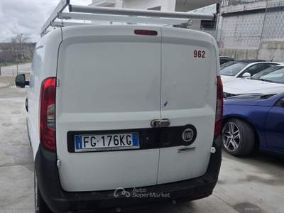 Fiat Doblò Doblò 1.6 MJT 105CV PC-TN Cargo Lam. 3 POSTI Bianco usata Ascoli Satriano