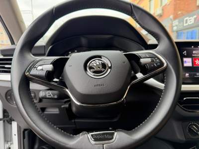 Skoda Kamiq KAMIQ 1.0 TSI AMBITION DSG 110 CV Bianco usata Pomezia