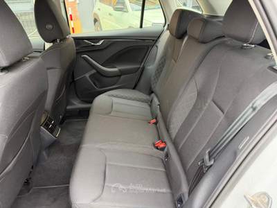 Skoda Kamiq KAMIQ 1.0 TSI AMBITION DSG 110 CV Bianco usata Pomezia