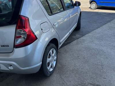 Dacia Sandero auto senza un graffio Argento usata Latina