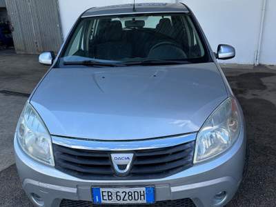 Dacia Sandero auto senza un graffio Argento usata Latina