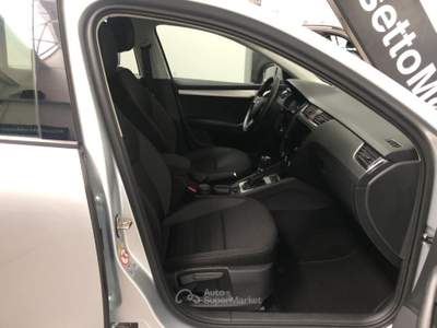 Skoda Octavia 1.6TDI DSG 116CV SW EXECUTIVE Argento usata Spresiano
