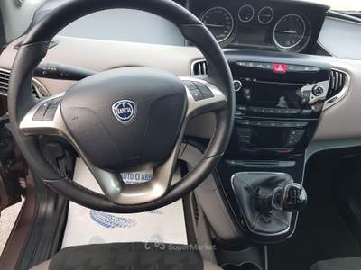 Lancia Ypsilon versione limitata ELLE Bronzo usata Treviglio
