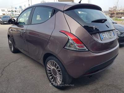 Lancia Ypsilon versione limitata ELLE Bronzo usata Treviglio