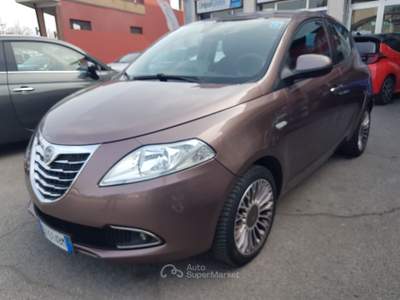 Lancia Ypsilon versione limitata ELLE Bronzo usata Treviglio