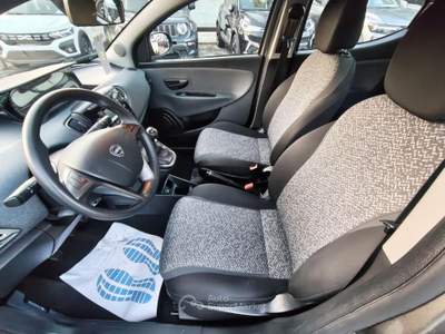 Lancia Ypsilon 1.0 70cv 5 porte Hybrid ORO Grigio usata Mira