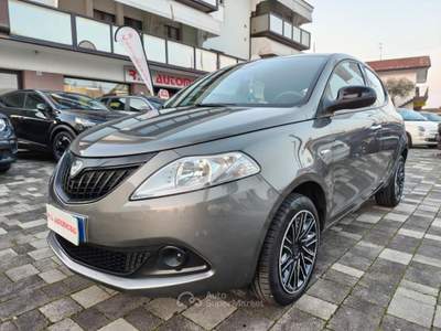 Lancia Ypsilon 1.0 70cv 5 porte Hybrid ORO Grigio usata Mira