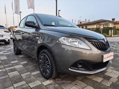 Lancia Ypsilon 1.0 70cv 5 porte Hybrid ORO Grigio usata Mira