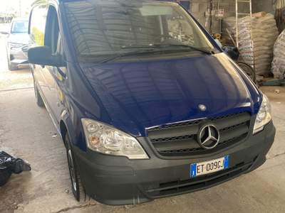 Mercedes-Benz Vito mezzo tagliandato totale Blu/Azzurro usata Latina