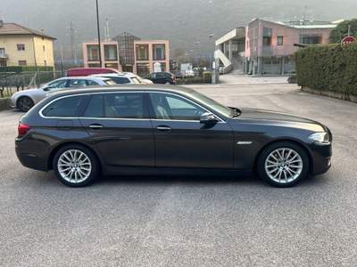 BMW Serie 5 520d d xDrive Touring Luxury Blu/Azzurro usata Ala