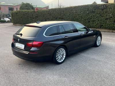 BMW Serie 5 520d d xDrive Touring Luxury Blu/Azzurro usata Ala