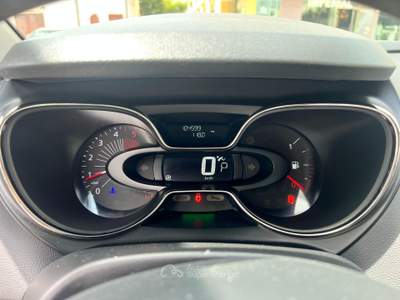 Renault Captur 1,5 DCI 90 CV EDC INTENS MY16 5P usata Giulianova Renault Captur 1,5 DCI 90 CV EDC INTENS MY16 5P usata Giulianova