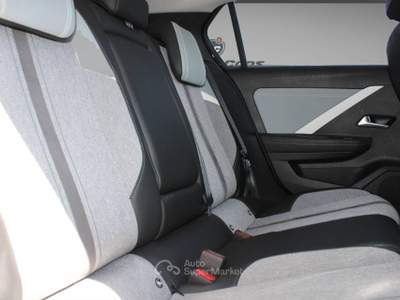 Opel Astra 1.2 t Elegance 130cv AUTOMATICA e Telecamera Nero usata Latina