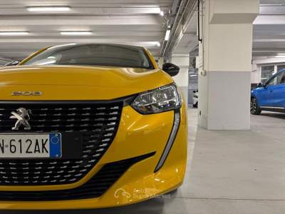 Peugeot 208 208 1.2 puretech active pack s&s 75cv Giallo usata Torino