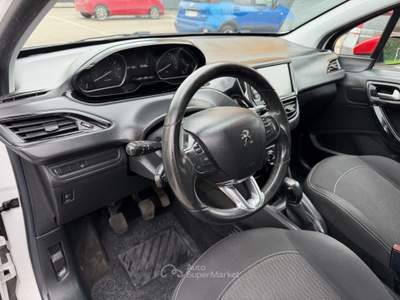 Peugeot 208 Peugeot 208 1.2 - NEOPATENTATI - 12 MESI DI GARANZIA - usata ARGELATO
