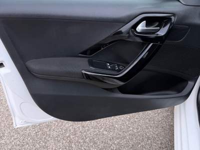 Peugeot 208 Peugeot 208 1.2 - NEOPATENTATI - 12 MESI DI GARANZIA - usata ARGELATO