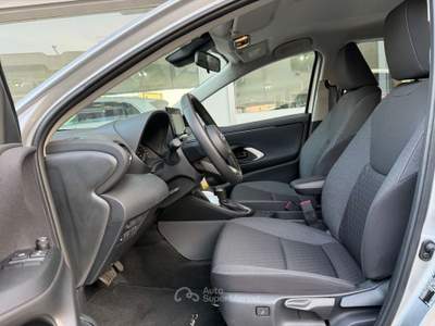 Toyota Yaris 1.5h Business UNICO PROPRIETARIO BELLISSIMA Argento usata Cesano Maderno
