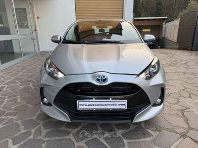 Toyota Yaris 1.5h Business UNICO PROPRIETARIO BELLISSIMA Argento usata Cesano Maderno