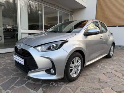 Toyota Yaris 1.5h Business UNICO PROPRIETARIO BELLISSIMA Argento usata Cesano Maderno