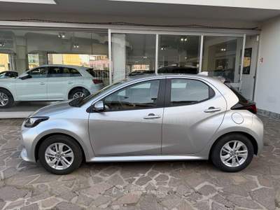 Toyota Yaris 1.5h Business UNICO PROPRIETARIO BELLISSIMA Argento usata Cesano Maderno