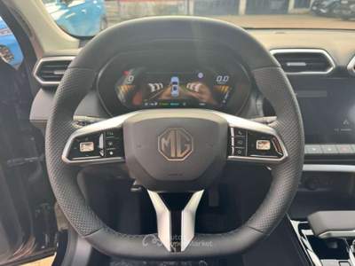 MG ZS 1.5 FullHybrid+ 197CV LUXURY Nero usata Milano