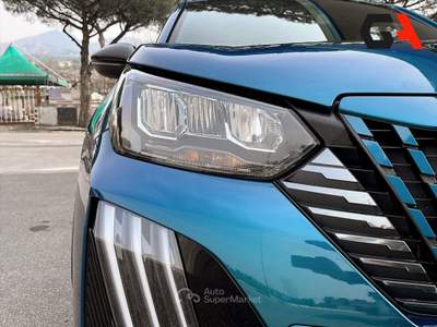 Peugeot 2008 PureTech 100 Allure S/S Verde usata Ercolano