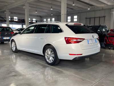 Skoda Superb 2.0 TDI SCR 110KW EXECUTIVE DSG Bianco usata Mazzano