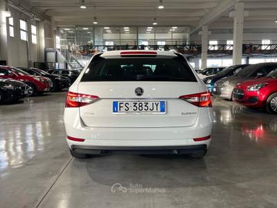 Skoda Superb 2.0 TDI SCR 110KW EXECUTIVE DSG Bianco usata Mazzano