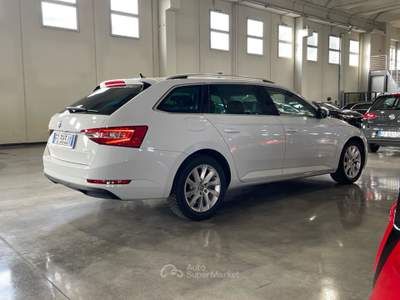 Skoda Superb 2.0 TDI SCR 110KW EXECUTIVE DSG Bianco usata Mazzano