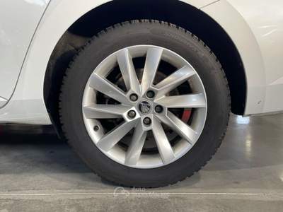 Skoda Superb 2.0 TDI SCR 110KW EXECUTIVE DSG Bianco usata Mazzano