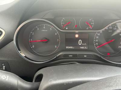 Opel Crossland X 1.2 83cv MT5 Innovation Bianco usata Grottammare