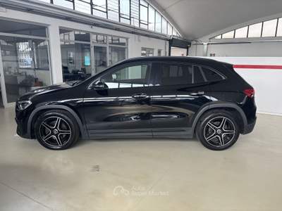 Mercedes-Benz GLA GLA 200 d Automatic Premium TETTO APRIBILE Nero usata Castellanza