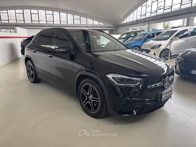 Mercedes-Benz GLA GLA 200 d Automatic Premium TETTO APRIBILE Nero usata Castellanza